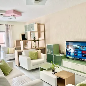 rolling-apartment.hotels-in-tirana.com/