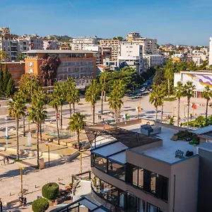  Apartment Main Square
